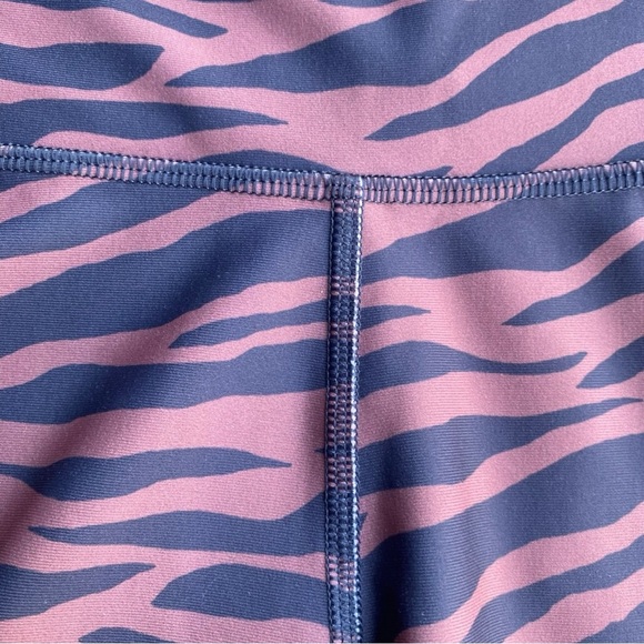American Eagle Zebra Bike Shorts - Picture 3 of 10